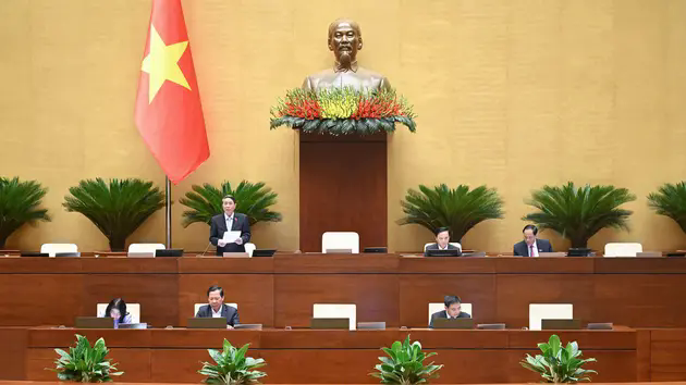 Quốc hội tiếp tục thảo luận sửa đổi Hiến ph&aacute;p năm 2013