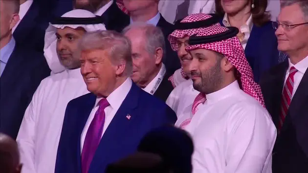 &Ocirc;ng Trump bỏ trừng phạt Syria: Bước ngoặt trong ch&iacute;nh s&aacute;ch