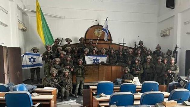 Israel tuy&ecirc;n bố Hamas mất quyền kiểm so&aacute;t Dải Gaza