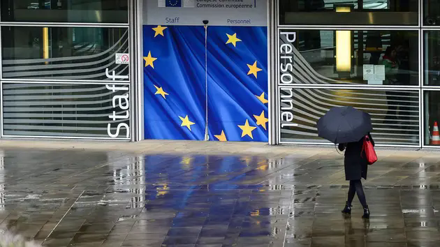EU tạm g&aacute;c kế hoạch cấm nhập khẩu LNG từ Nga