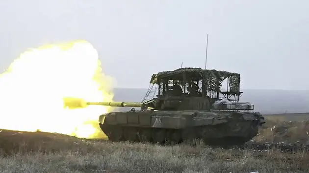 Xe tăng T-72B3 của Nga khai hoả tại chiến trường Ukraine
