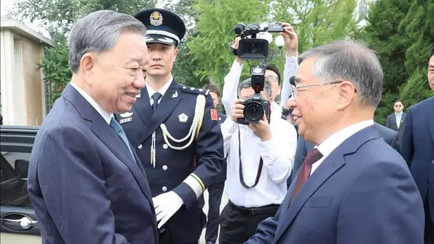 Tổng B&iacute; thư, Chủ tịch nước T&ocirc; L&acirc;m thăm v&agrave; l&agrave;m việc tại Trường Đảng Trung ương Trung Quốc