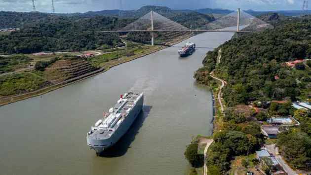 &Ocirc;ng Trump v&agrave; hồi chu&ocirc;ng b&aacute;o động đối với Panama