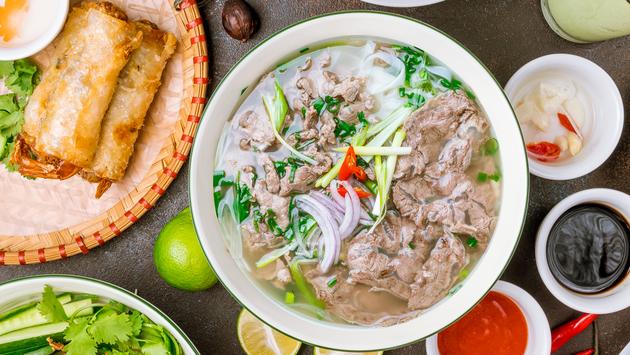 Những m&oacute;n ẩm thực kh&oacute; cưỡng trong ng&agrave;y r&eacute;t của H&agrave; Nội