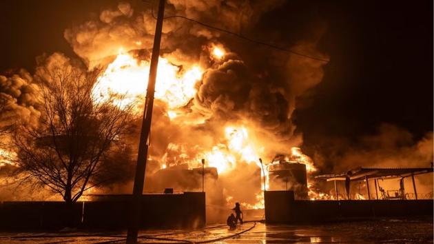 Nga tấn c&ocirc;ng quy m&ocirc; lớn v&agrave;o Ukraine