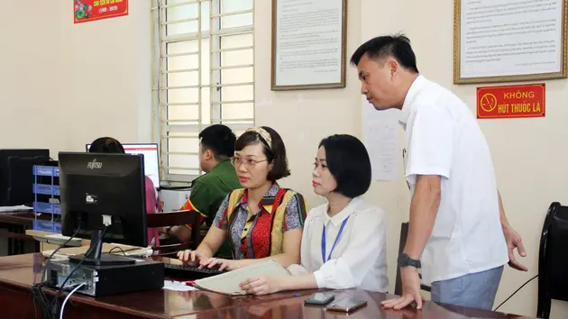 Dừng tr&igrave;nh sắp xếp huyện x&atilde; theo đề &aacute;n cũ