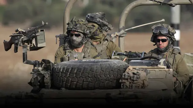 Israel điều xe tăng 'c&agrave;y xới' Bờ T&acirc;y