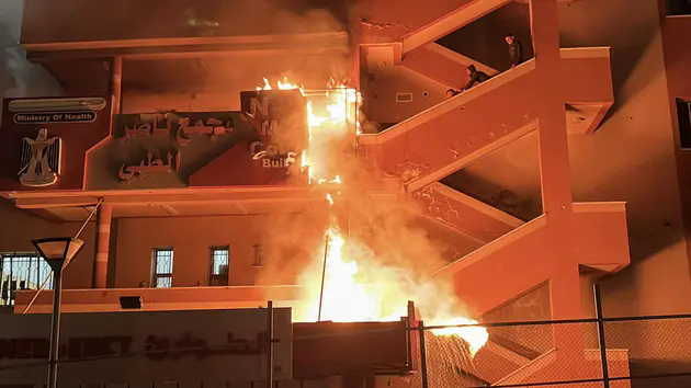 Israel tấn c&ocirc;ng bệnh viện lớn nhất ph&iacute;a Nam Gaza