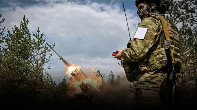 Nga ph&aacute; huỷ tuyến ph&ograve;ng thủ của Ukraine tại Sverdlikovo