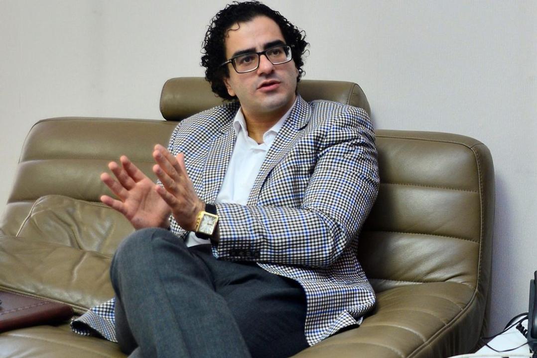 Gi&aacute;o sư Abdolrasool Divsallar