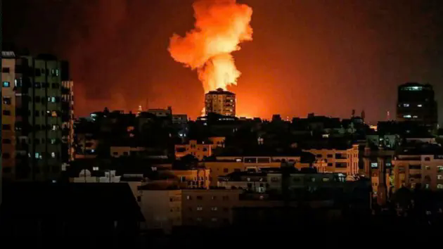 Israel kh&ocirc;ng k&iacute;ch, san phẳng doanh trại tiểu đo&agrave;n Syria