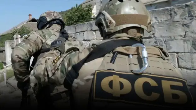 FSB tuy&ecirc;n bố bắt nghi phạm khủng bố th&acirc;n Ukraine