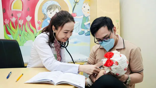 TP.HCM đề nghị c&ocirc;ng bố hết dịch sởi tại 22 phường, x&atilde;