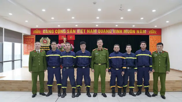 C&ocirc;ng an H&agrave; Nội tham gia cứu nạn, cứu hộ tại Myanmar