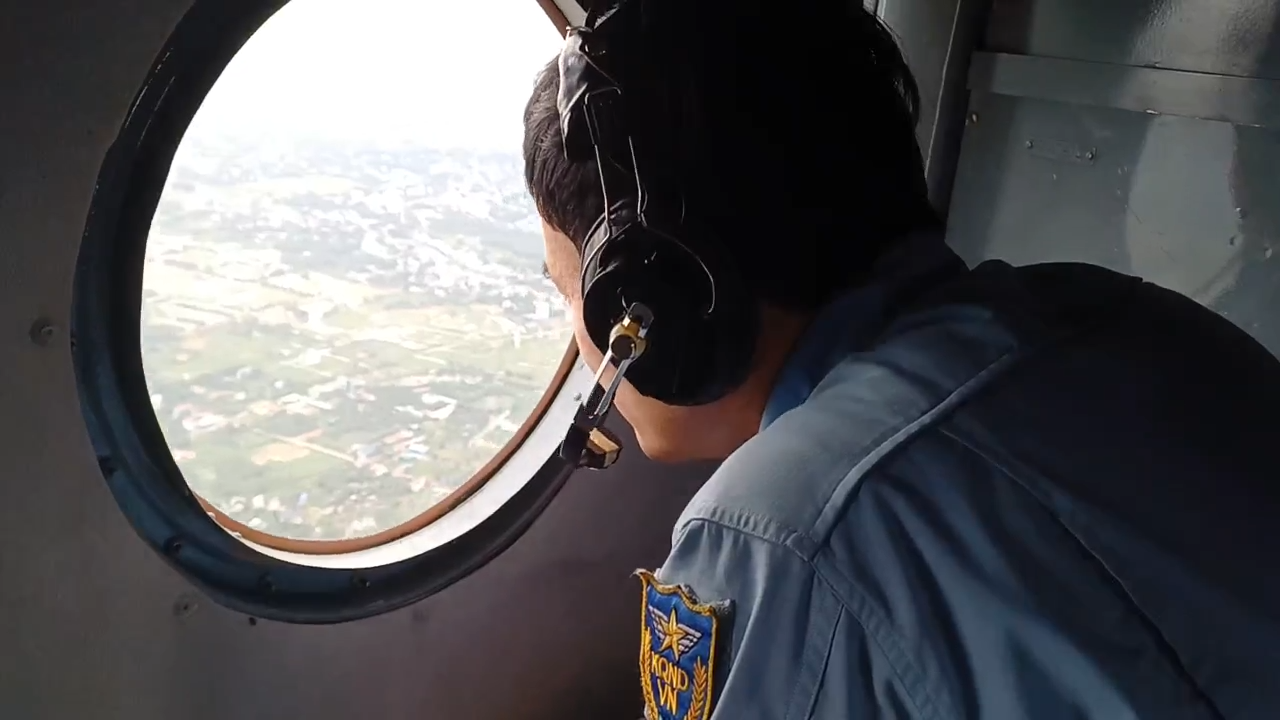 Cận cảnh trực thăng Mi-171 tham gia cứu hộ v&ugrave;ng lũ