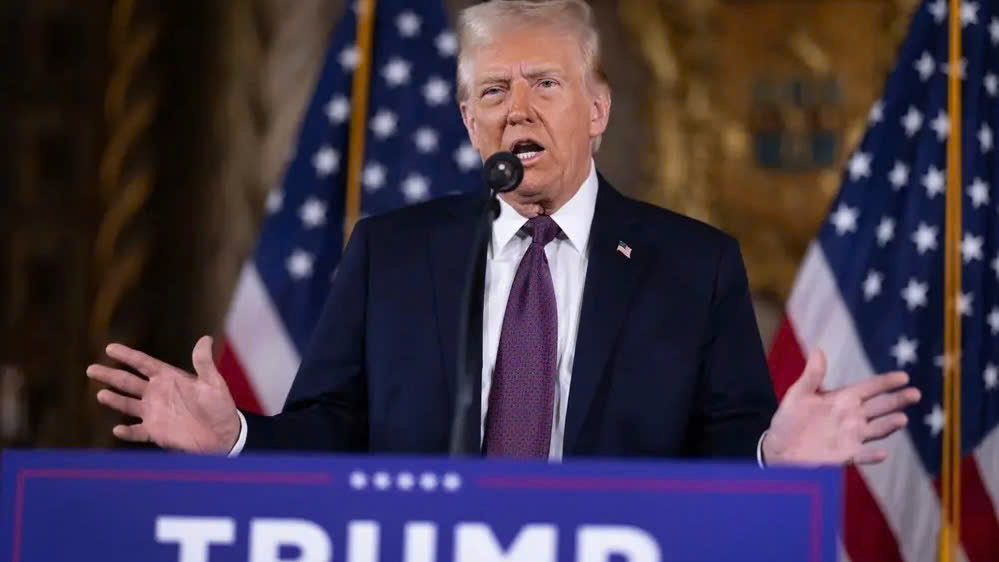 &Ocirc;ng Trump chỉ tr&iacute;ch Ukraine về vấn đề viện trợ