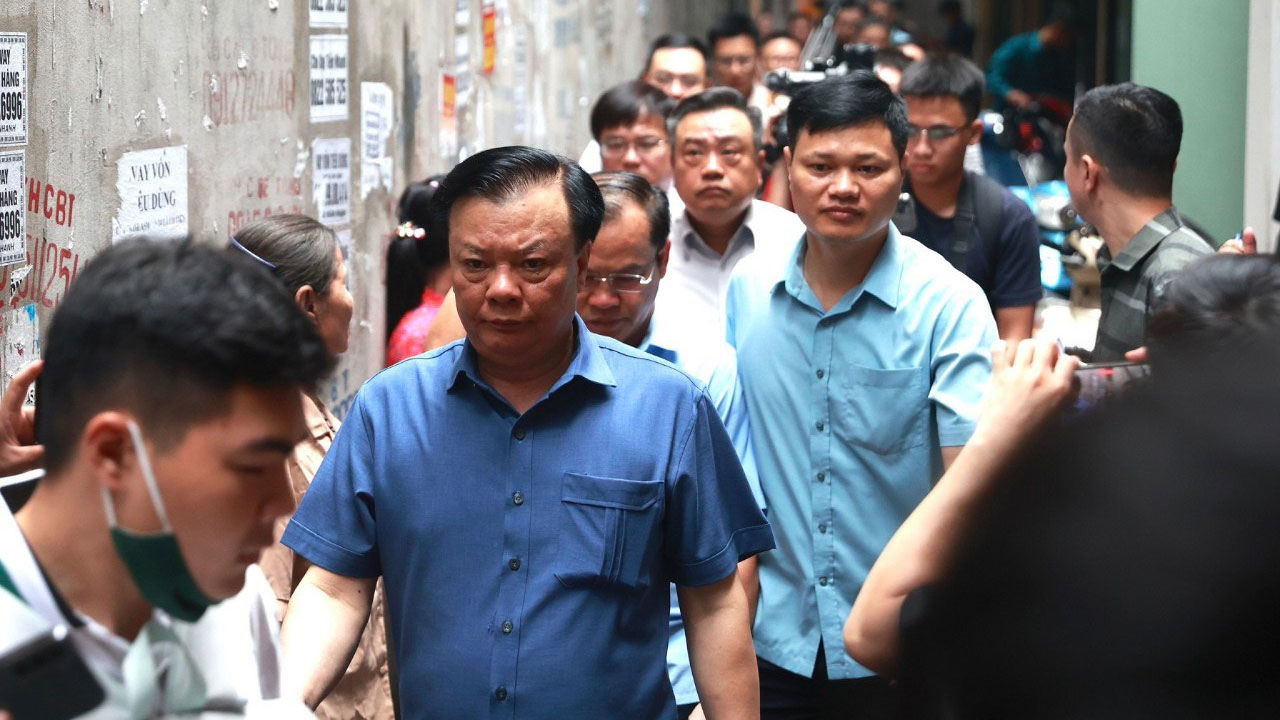 L&atilde;nh đạo th&agrave;nh phố chỉ đạo khắc phục hậu quả vụ ch&aacute;y