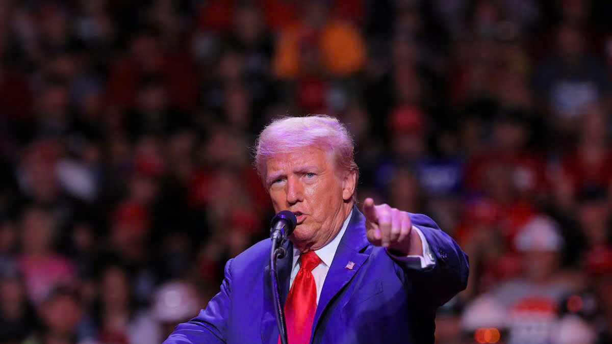 &Ocirc;ng Trump &aacute;m chỉ Iran đứng sau c&aacute;c vụ mưu s&aacute;t m&igrave;nh