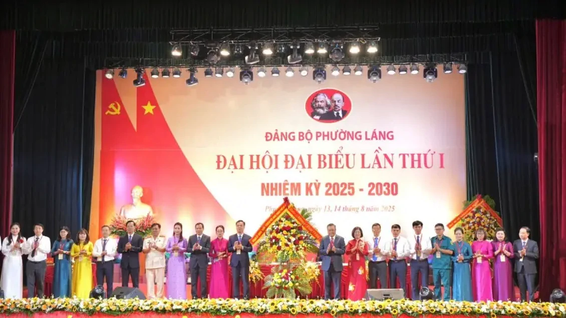 Chủ tịch UBND Thành phố dự Đại hội Đảng bộ phường Láng