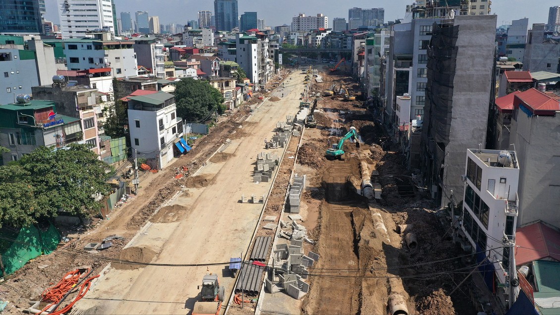 Công nhân chạy đua tiến độ thi công tuyến Vành đai 2,5