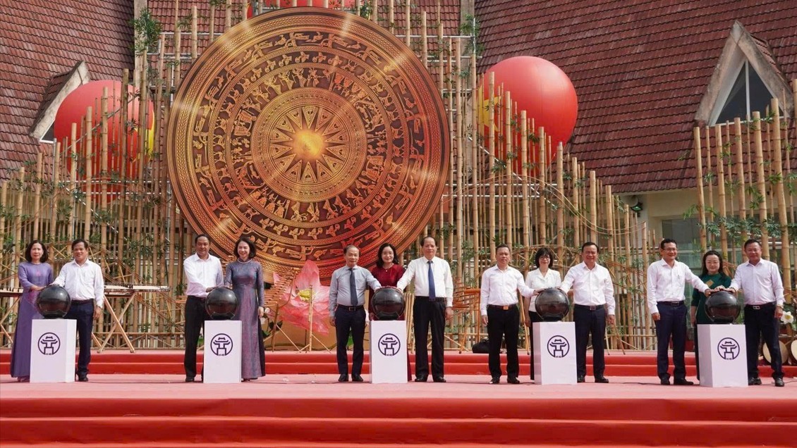 Thăng Long - Hà Nội, ngàn năm văn hiến - Muôn sắc Việt Nam