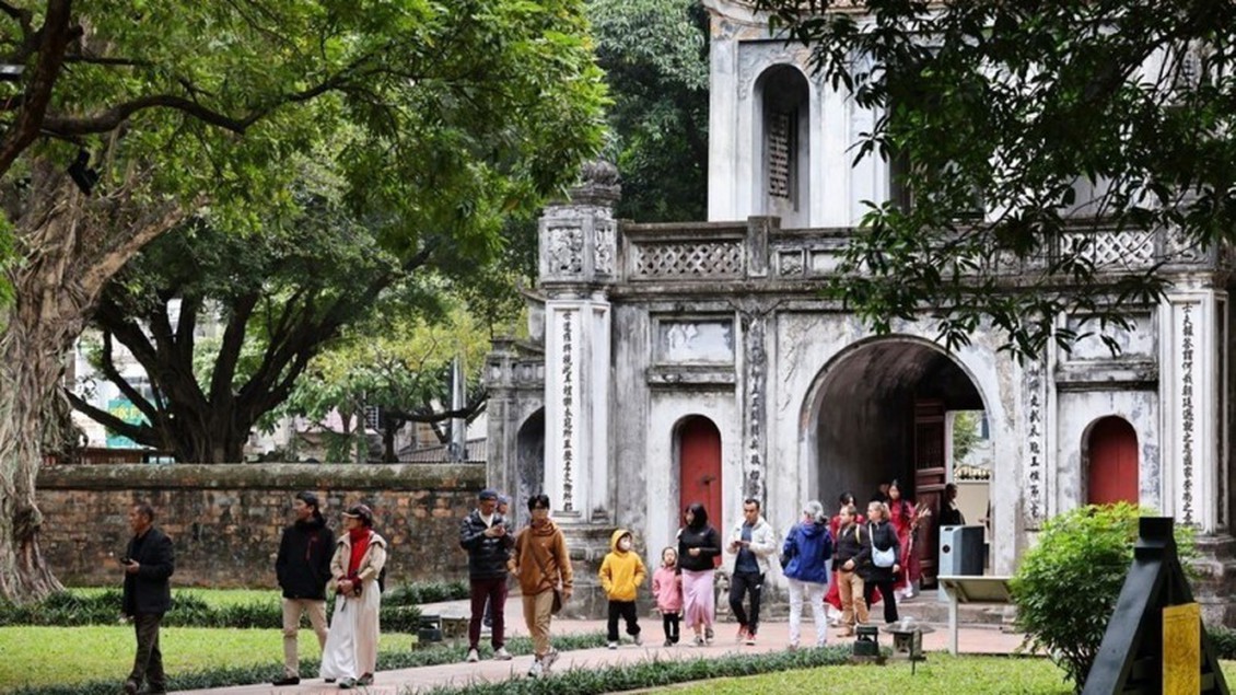 Du khách đến Văn Miếu-Quốc Tử Giám dịp Tết được gửi xe ô tô miễn phí