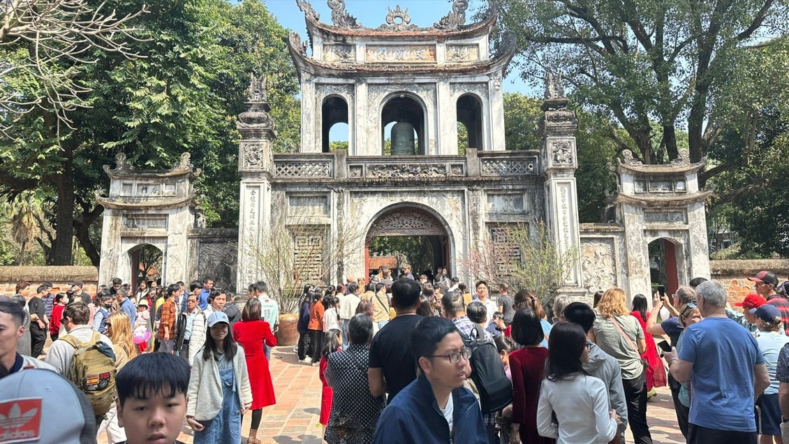 Miễn phí vé, khách tăng mạnh tại nhiều di tích Hà Nội