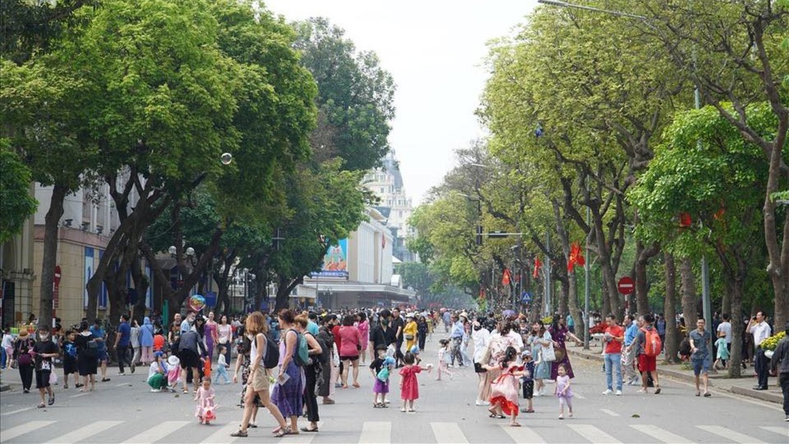 Hà Nội tạm dừng phố đi bộ hồ Hoàn Kiếm từ ngày 13/3