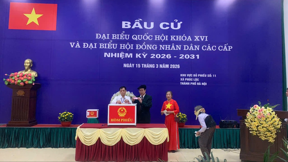 Cử tri xã Phúc Lộc rộn ràng với ngày hội non sông