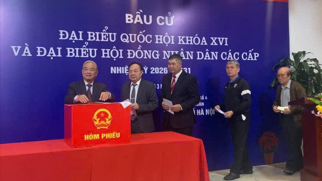 Cử tri phường Thanh Xuân phấn khởi thực hiện quyền bầu cử