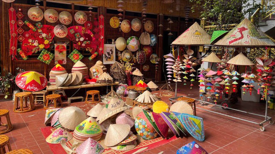 Làng nghề mở lối trải nghiệm