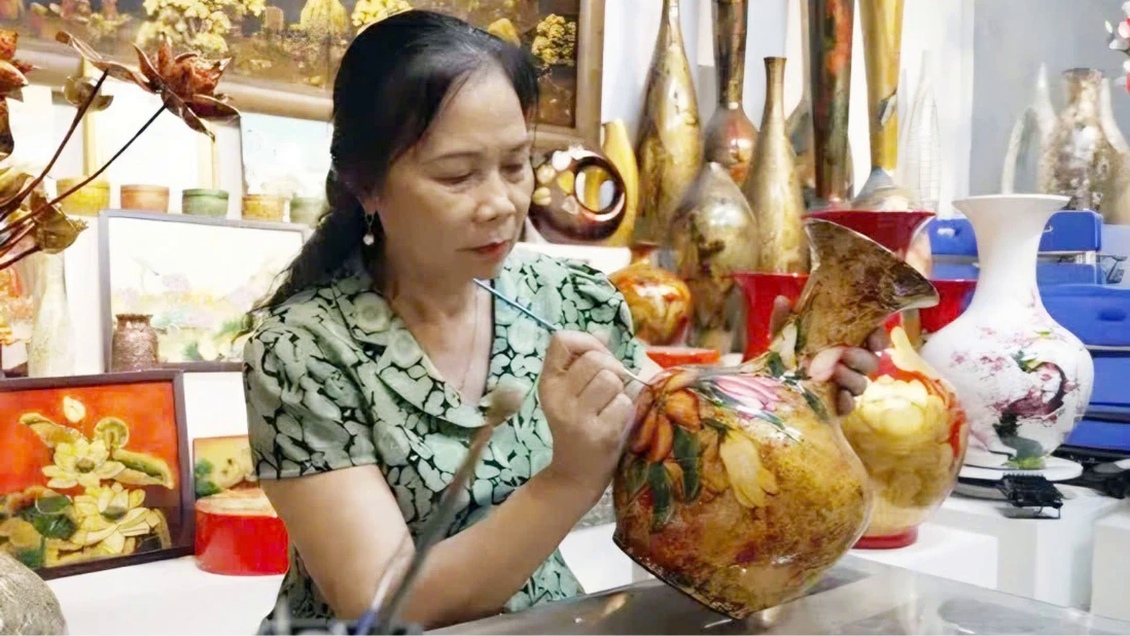 Làng nghề sơn mài Hạ Thái mùa đầu năm