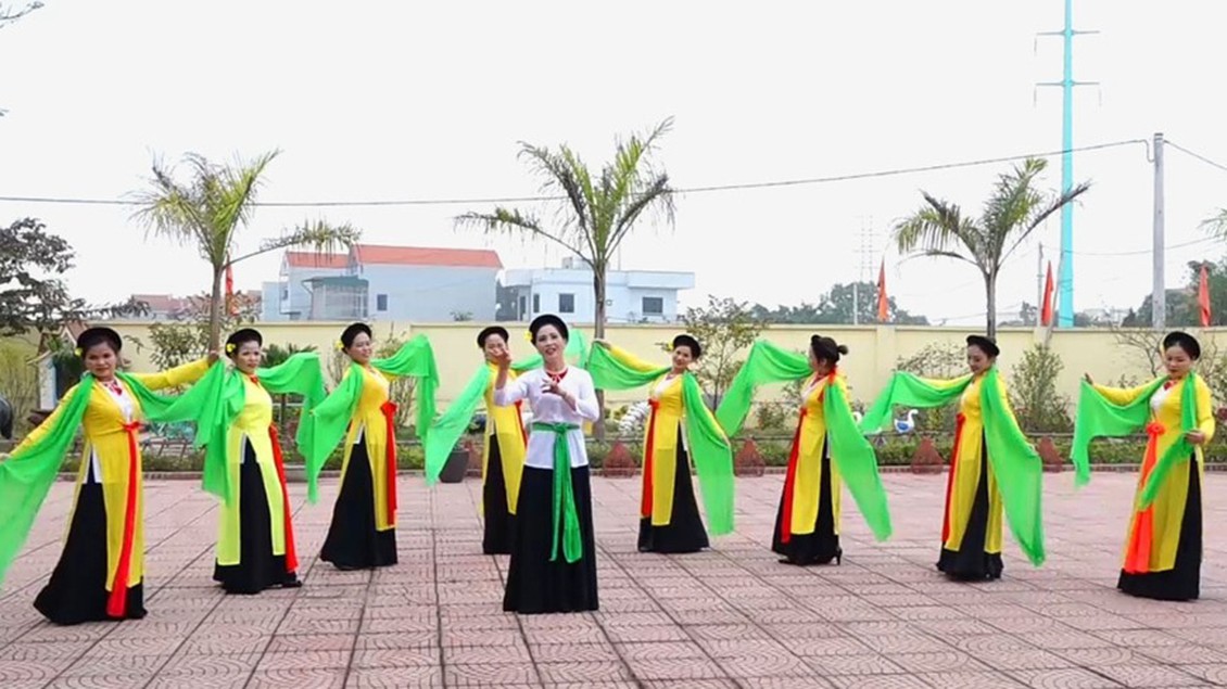 Về Tri Trung nghe làn điệu chèo