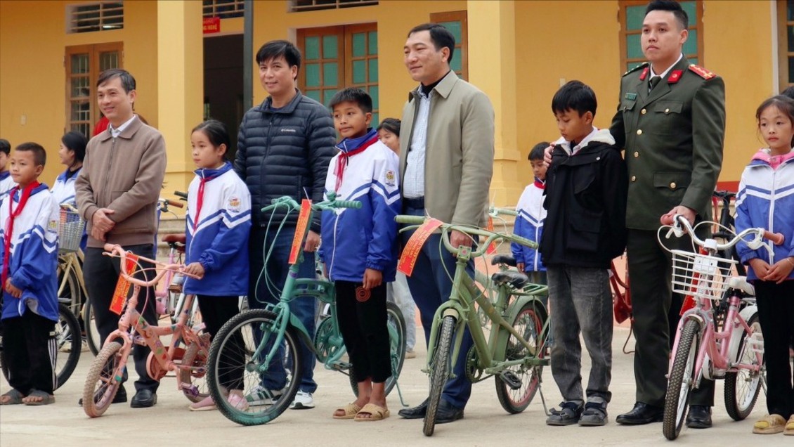Việc nhỏ, ý nghĩa lớn khi học theo Bác