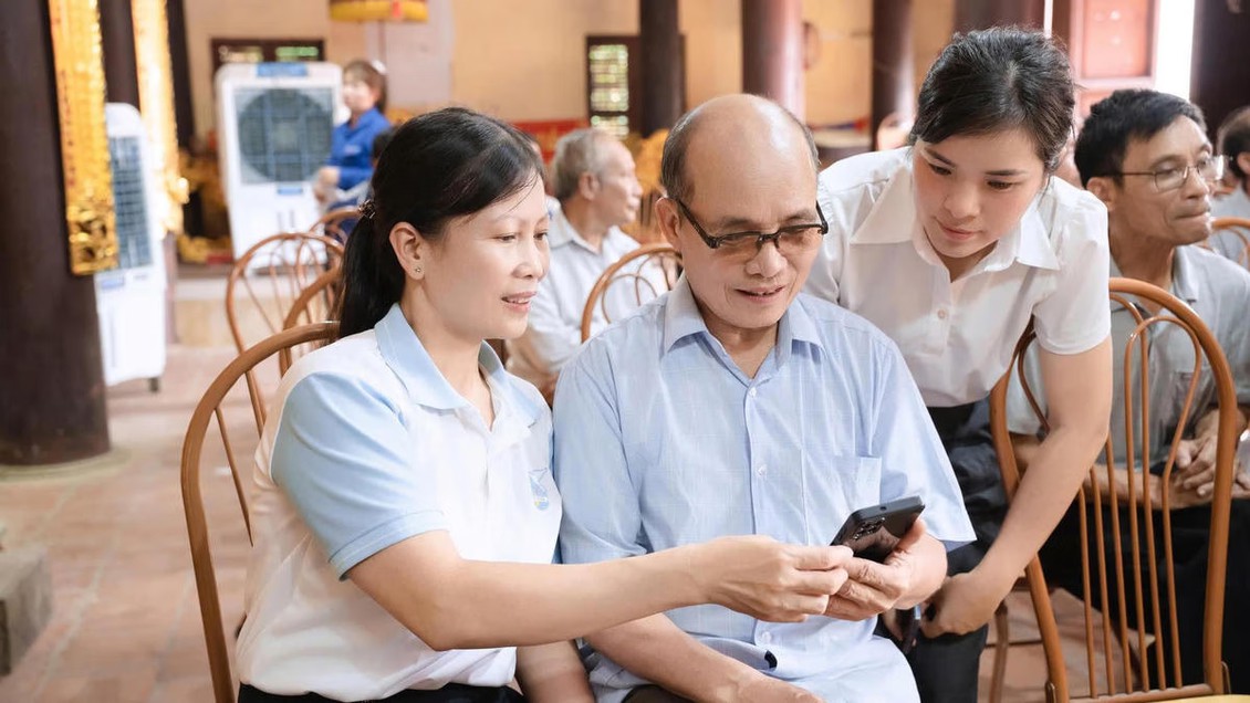 Số hóa hoạt động Mặt trận, giảm giấy tờ tăng kết nối