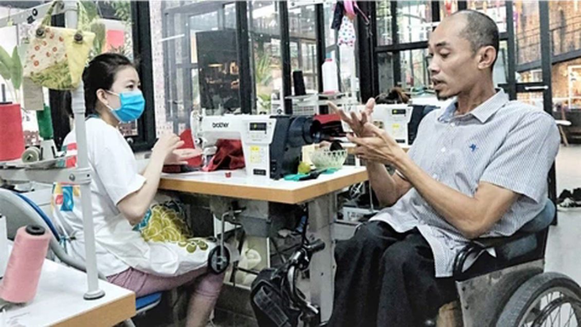 Trao cơ hội để thay đổi tương lai cho người khuyết tật