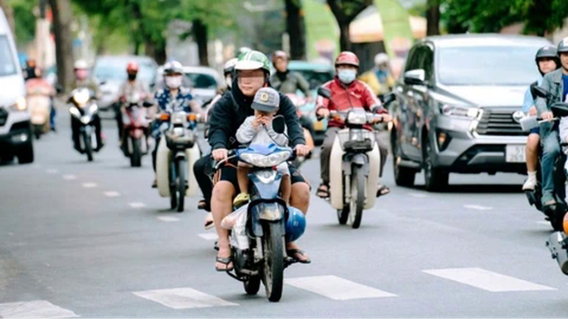 Mỗi hành vi giao thông của cha mẹ là một 'bản vẽ' tương lai cho con