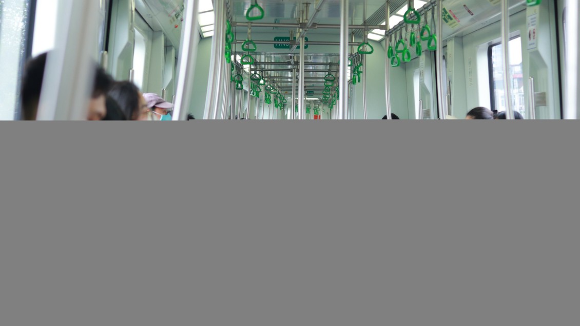 Người Hà Nội đổi thói quen di chuyển, lựa chọn phương tiện công cộng