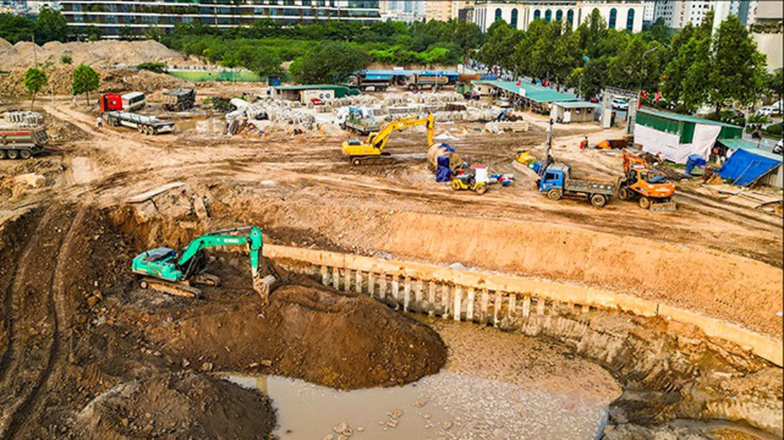 Tăng tốc thi công hồ điều hòa Mễ Trì, giảm áp lực ngập úng ở phía Tây Hà Nội