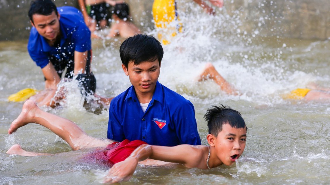 Bảo vệ trẻ em trước nguy cơ đuối nước: Bắt đầu từ kỹ năng sinh tồn