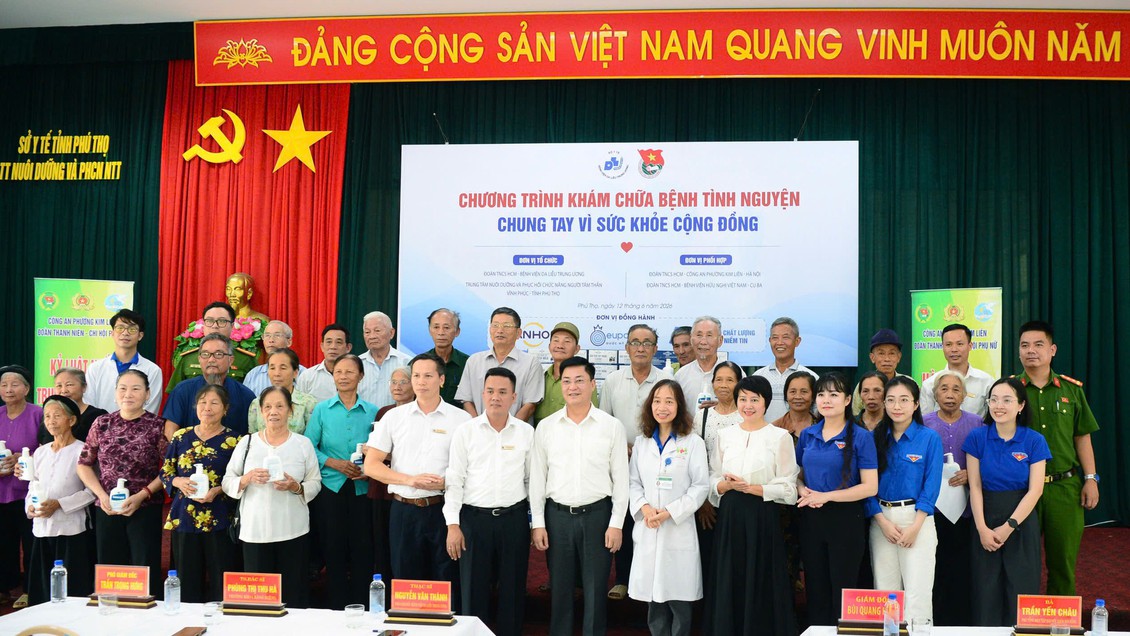 Chương trình khám chữa bệnh tình nguyện chung tay vì sức khoẻ cộng đồng