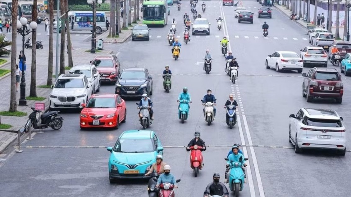 Hà Nội: Hộ nghèo được hỗ trợ tối đa 20 triệu đồng khi chuyển đổi phương tiện xanh
