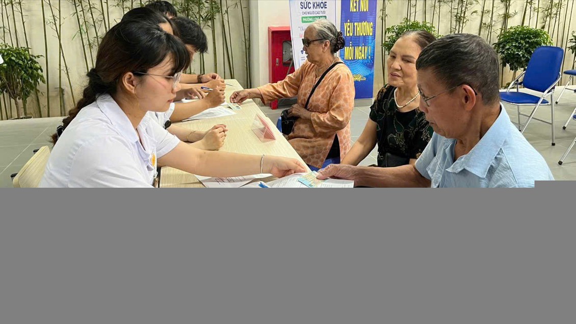Y tế cơ sở chuẩn bị cho khám sức khỏe định kỳ toàn dân