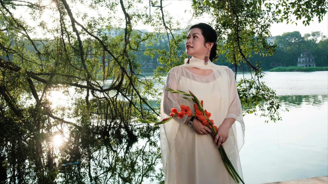 Đạo diễn, biên kịch Hồng Hoa: Tình yêu Hà Nội gửi trong từng câu hát | Chuyện Hà Nội | 24/07/2026