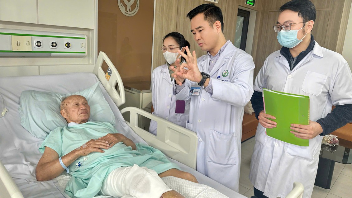 Người thương binh 85 tuổi và ca mổ khép lại vết thương chiến tranh