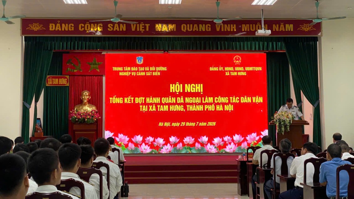 Gắn bó tình cảm quân dân qua đợt dã ngoại tình nguyện tại xã Tam Hưng