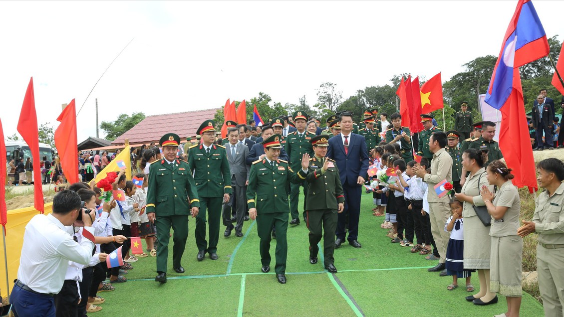 Nhiều hoạt động trong giao lưu biên giới hữu nghị quốc phòng Việt Nam - Lào
