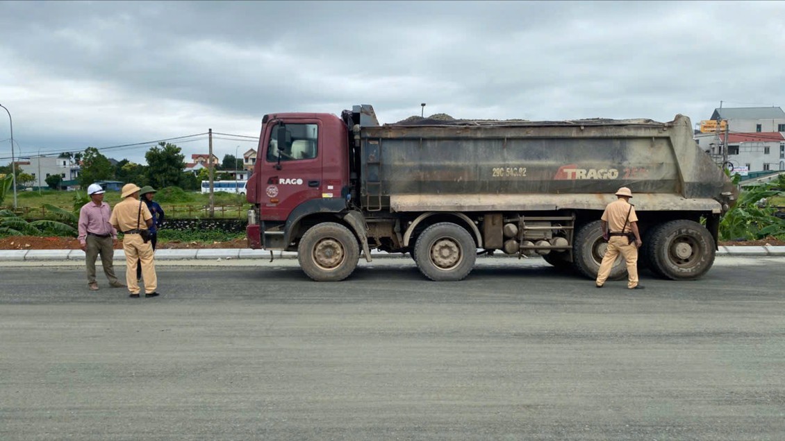 Đảm bảo an toàn giao thông khi thi công mở rộng Quốc lộ 6