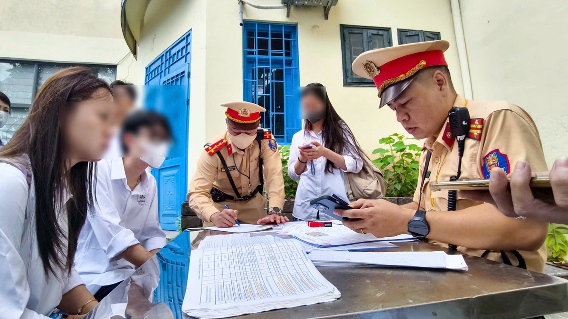 Hà Nội xử lý gần 1.800 trường hợp học sinh vi phạm giao thông trong nửa tháng