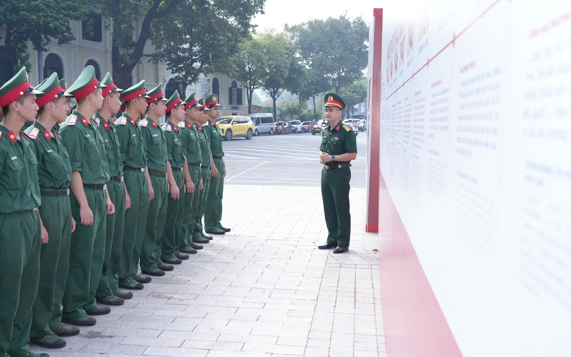 Triển lãm lực lượng vũ trang Thủ đô: 80 năm giữ trọn lời thề quyết tử